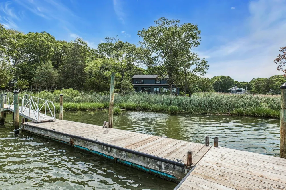 255 Peconic Bay Boulevard Aquebogue, NY 11901