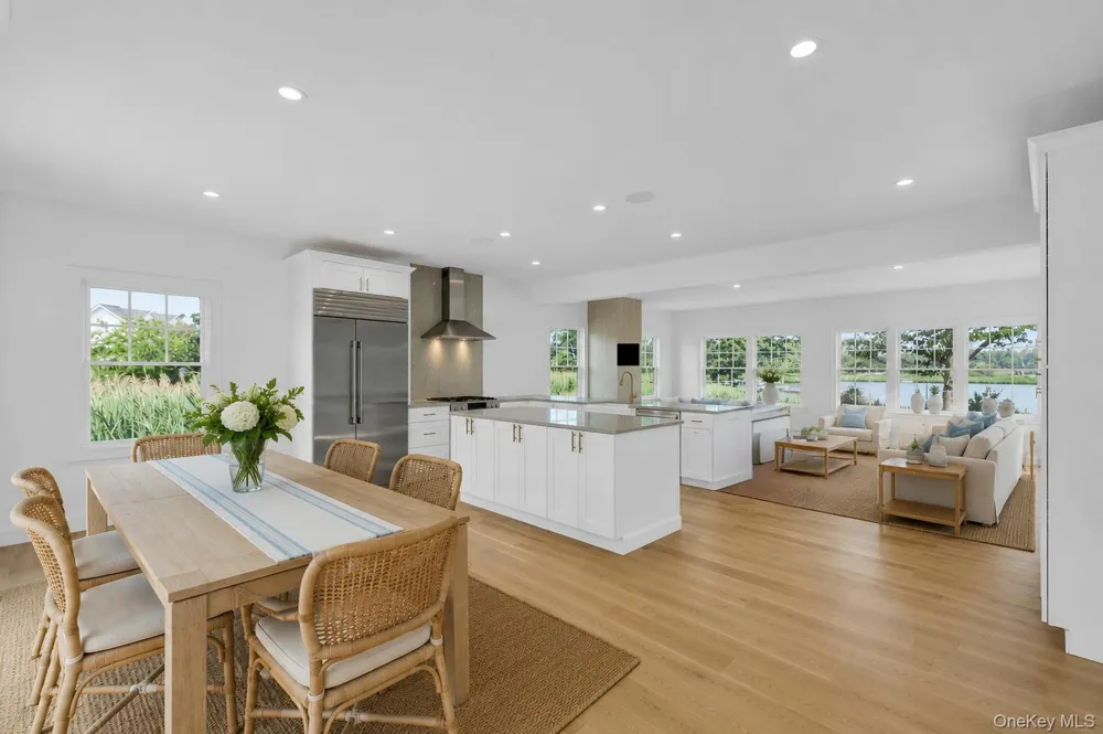 255 Peconic Bay Boulevard Aquebogue, NY 11901