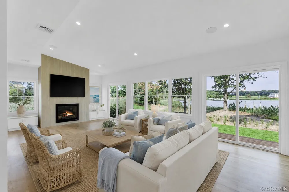 255 Peconic Bay Boulevard Aquebogue, NY 11901