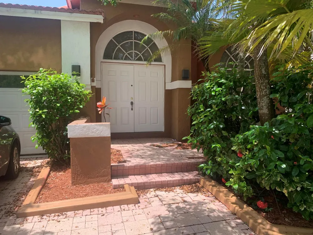 11585 Quayside Drive Cooper City, FL 33026