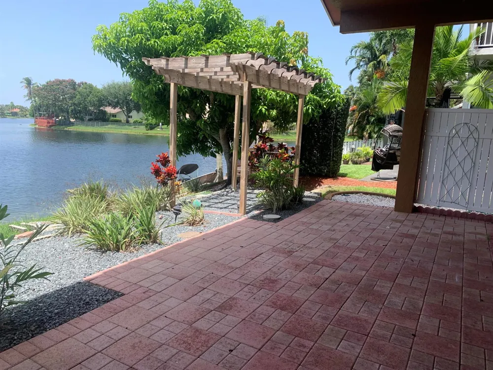 11585 Quayside Drive Cooper City, FL 33026