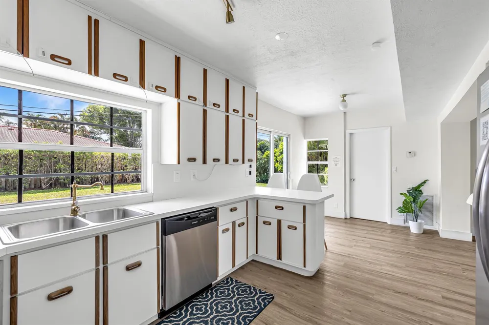 3830 NE 22nd Terrace Lighthouse Point, FL 33064