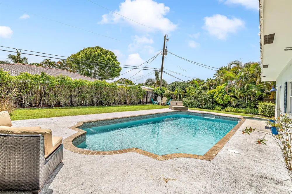 3830 NE 22nd Terrace Lighthouse Point, FL 33064