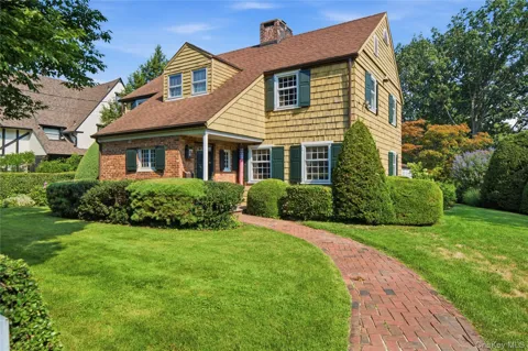 255 Manor Road