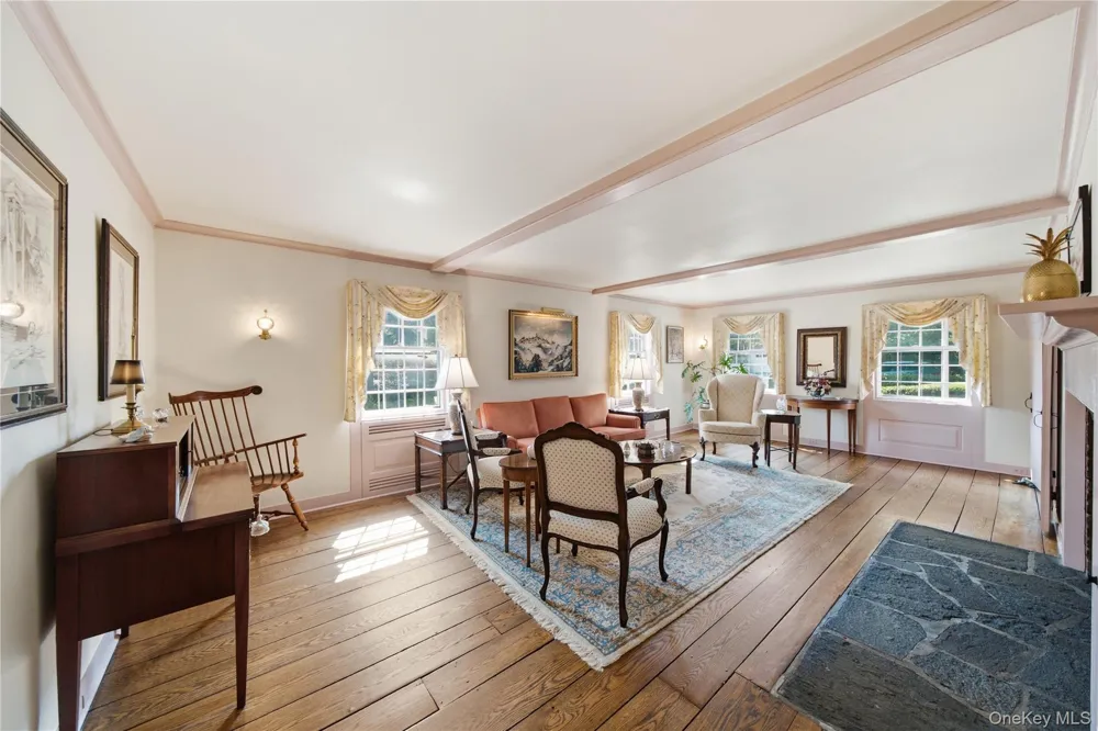 255 Manor Road Douglaston, NY 11363