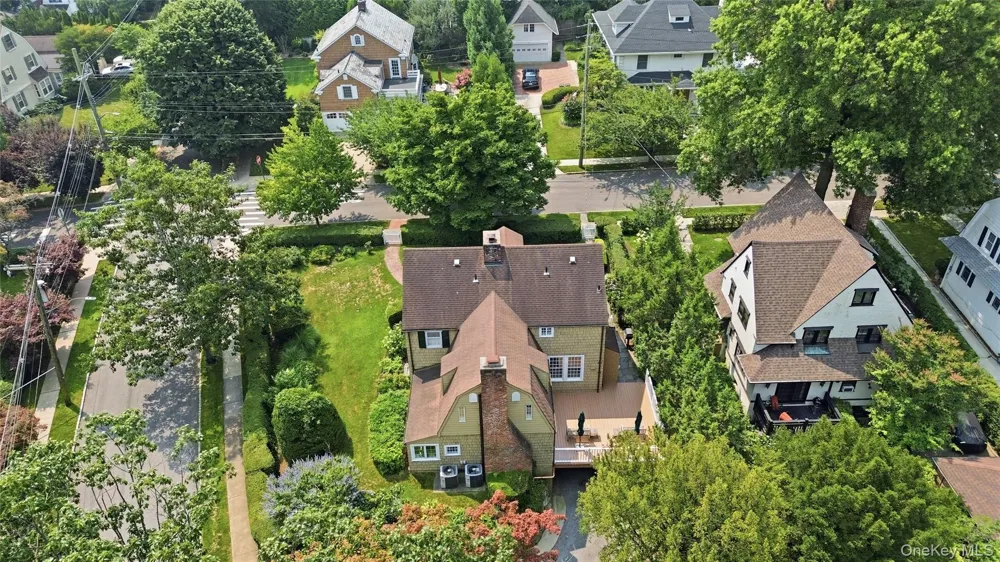 255 Manor Road Douglaston, NY 11363