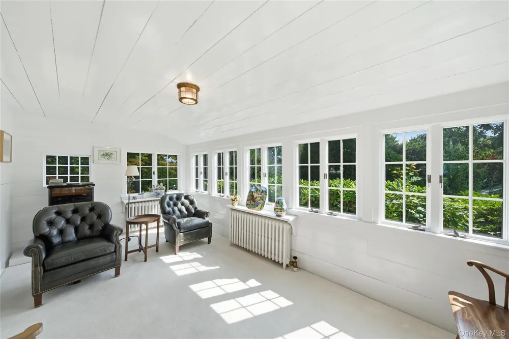 255 Manor Road Douglaston, NY 11363