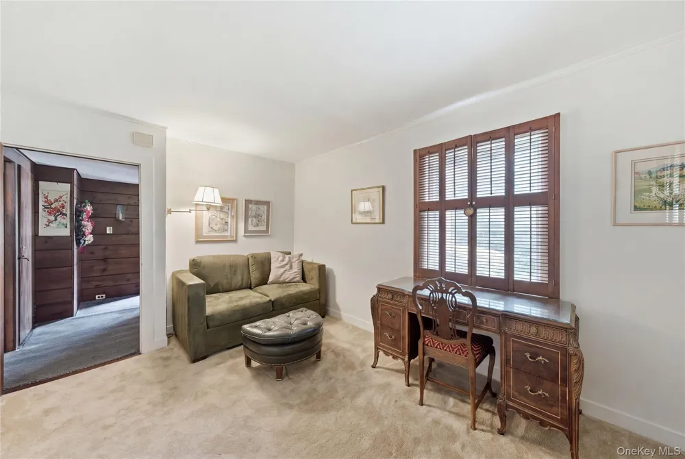 255 Manor Road Douglaston, NY 11363