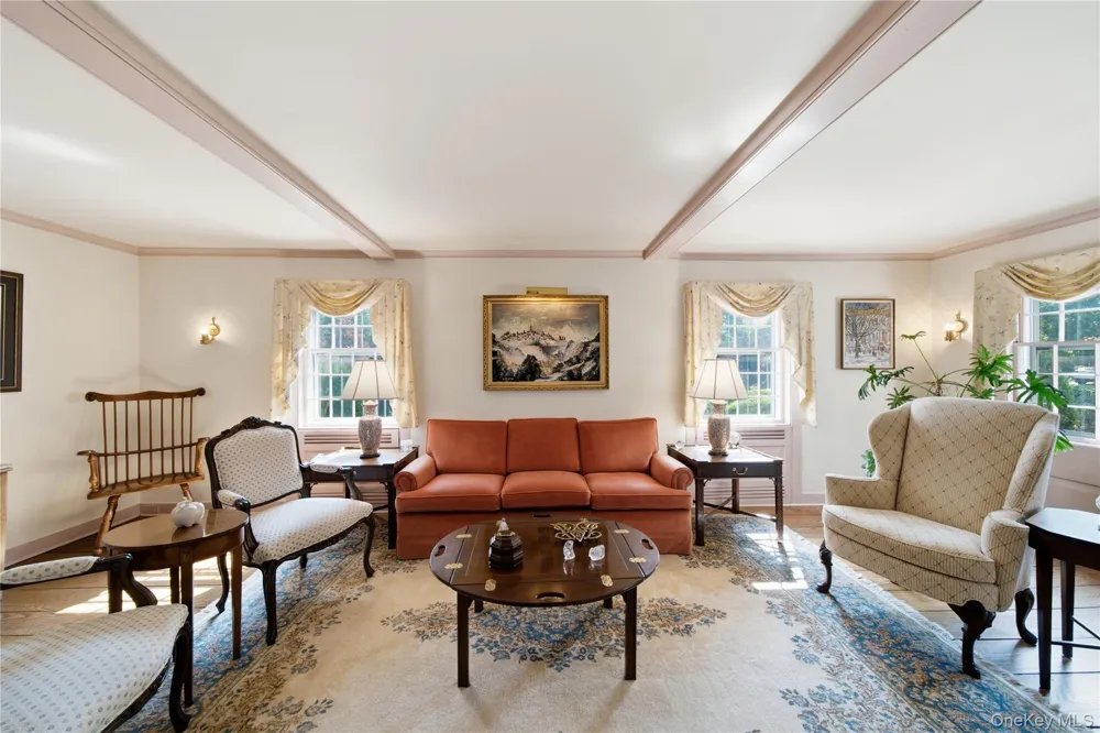 255 Manor Road Douglaston, NY 11363