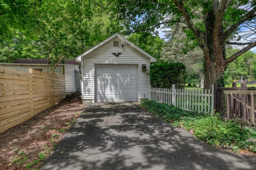 19 Ohioville Road New Paltz, NY 12561