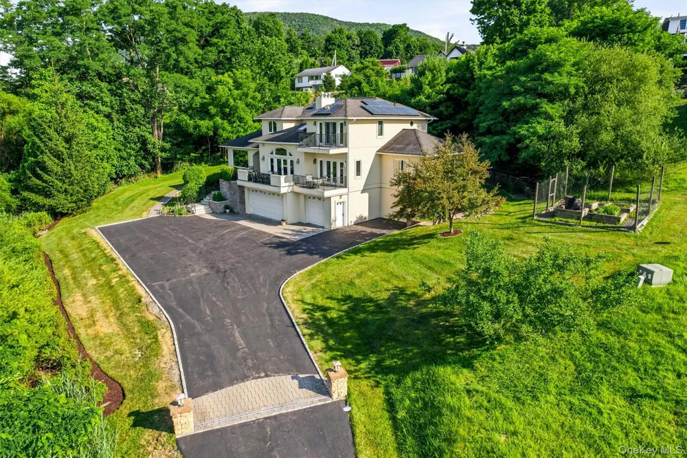 2 Half Moon Ridge Cornwall on Hudson, NY 12520