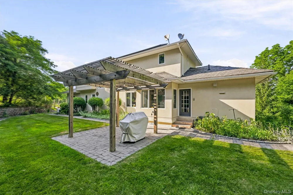 2 Half Moon Ridge Cornwall on Hudson, NY 12520