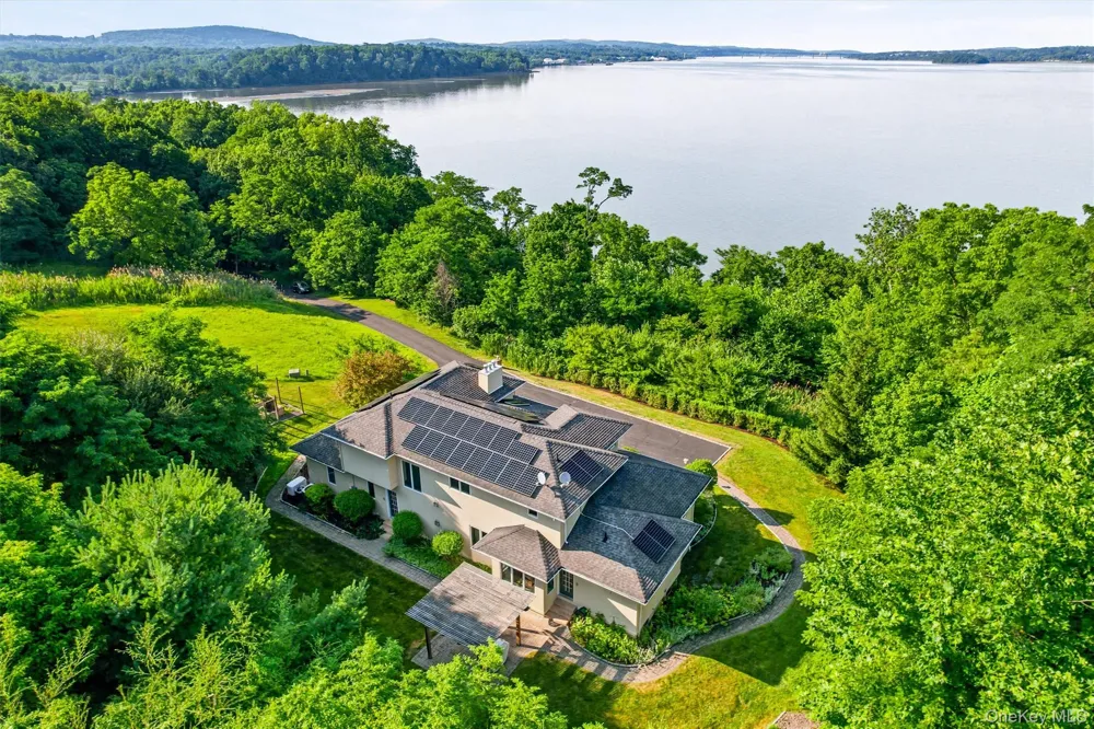 2 Half Moon Ridge Cornwall on Hudson, NY 12520