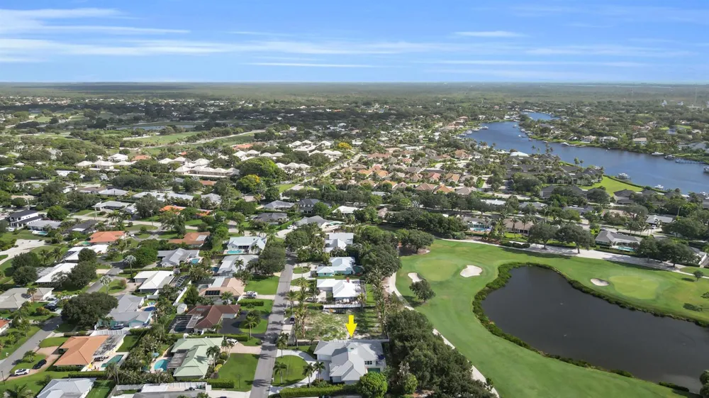 236 Fairway E Tequesta, FL 33469
