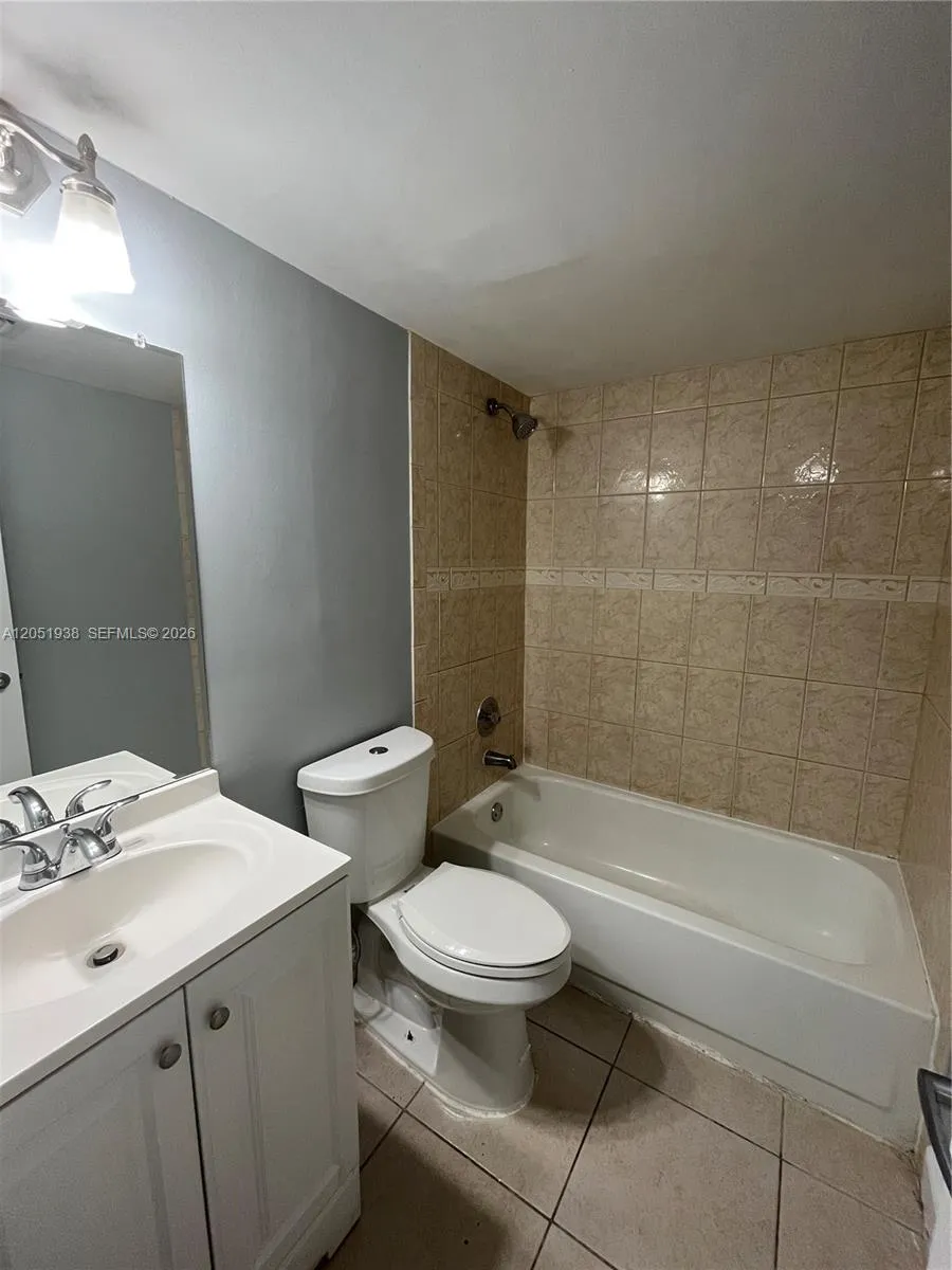 2740 FOREST HILLS BLVD #202 Coral Springs, FL 33065