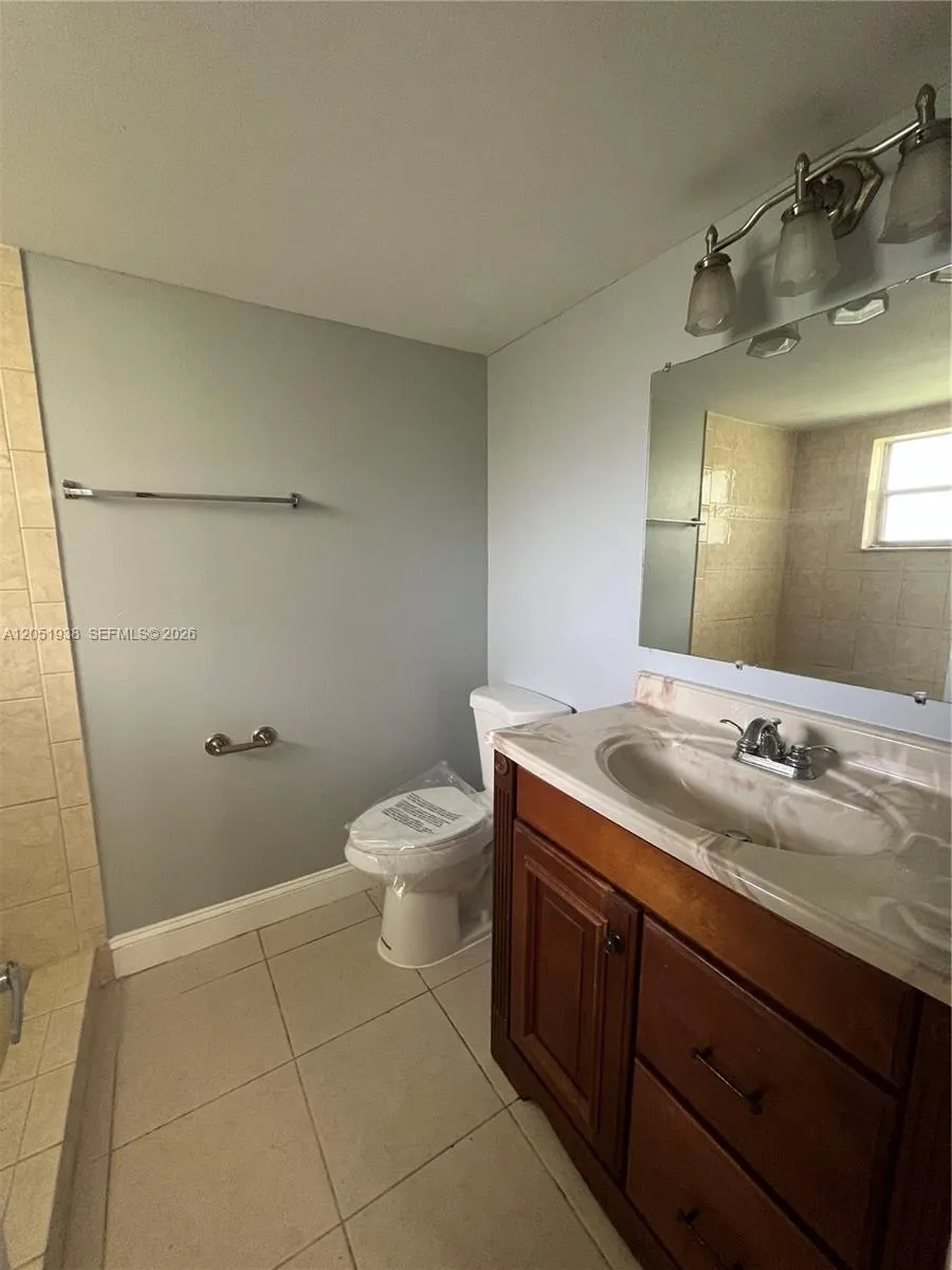 2740 FOREST HILLS BLVD #202 Coral Springs, FL 33065