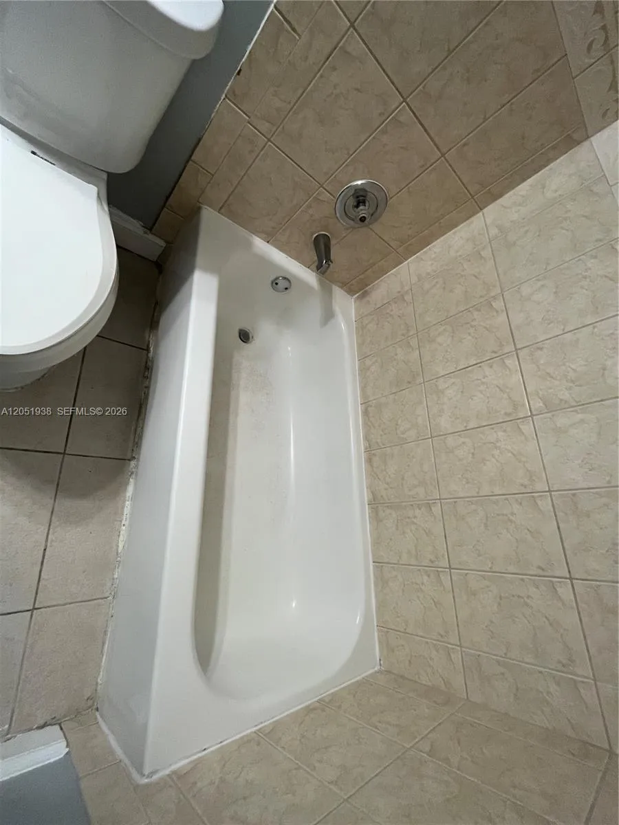 2740 FOREST HILLS BLVD #202 Coral Springs, FL 33065