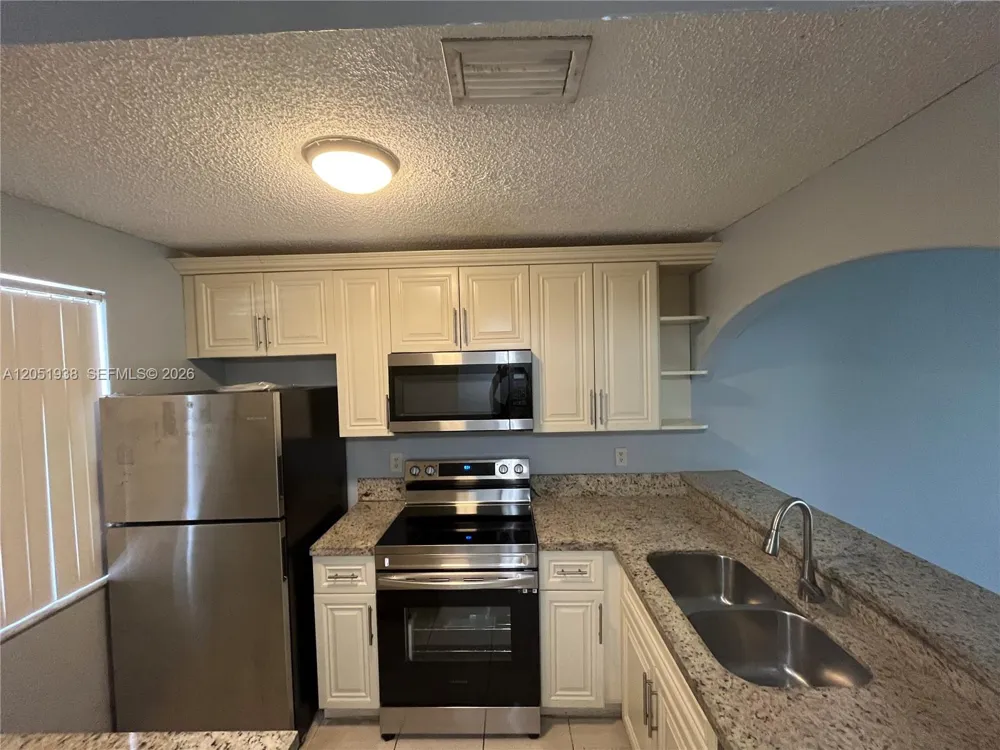 2740 FOREST HILLS BLVD #202 Coral Springs, FL 33065