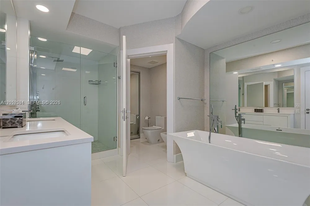 18201 Collins Ave #1101 Sunny Isles Beach, FL 33160