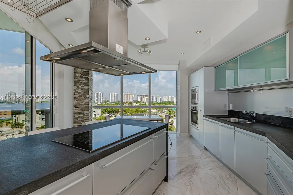 18201 Collins Ave #1101 Sunny Isles Beach, FL 33160