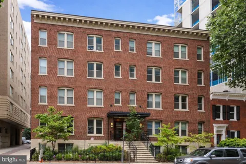 1121 24TH STREET NW #209