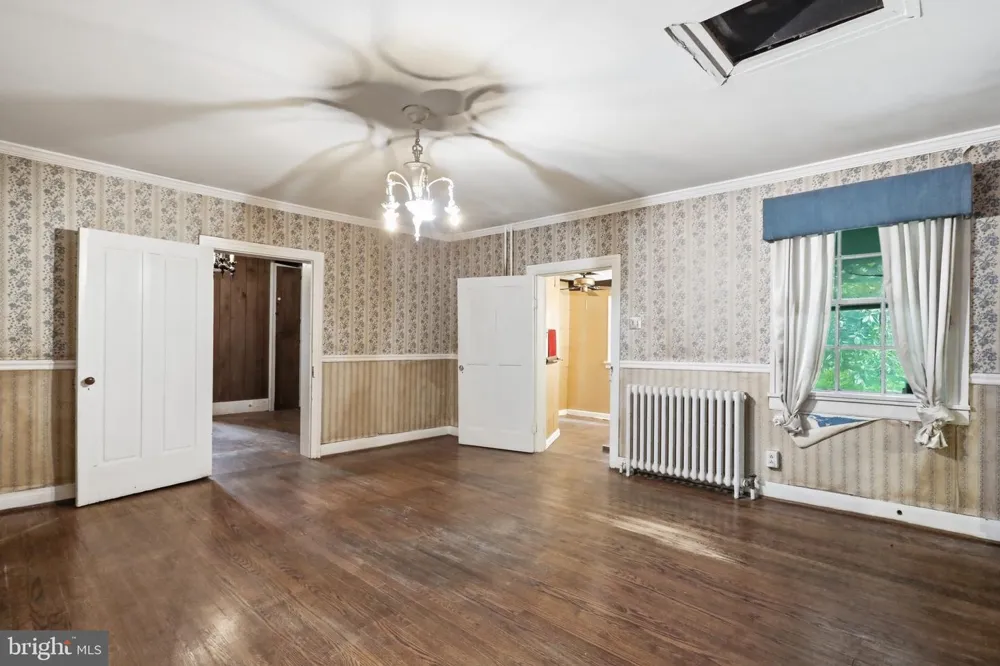 7927 MAIN STREET Middletown, VA 22645