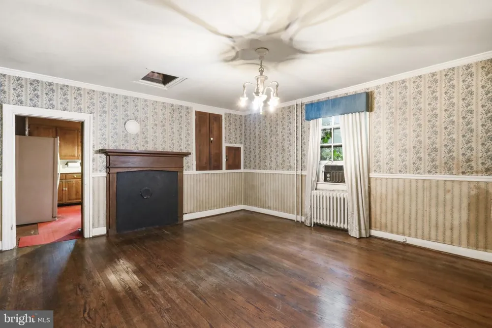 7927 MAIN STREET Middletown, VA 22645