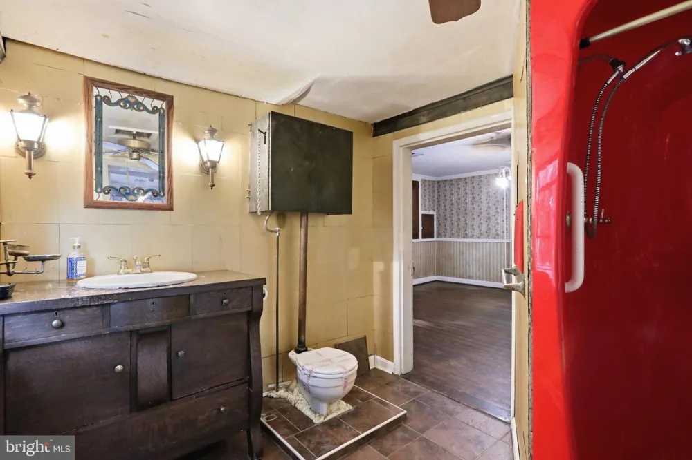 7927 MAIN STREET Middletown, VA 22645