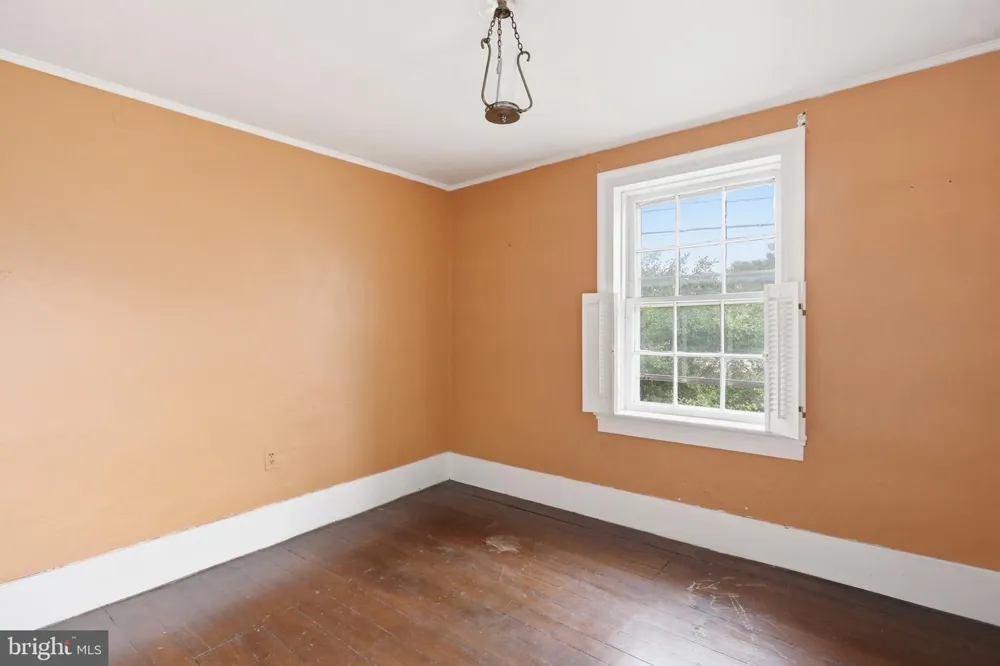 7927 MAIN STREET Middletown, VA 22645