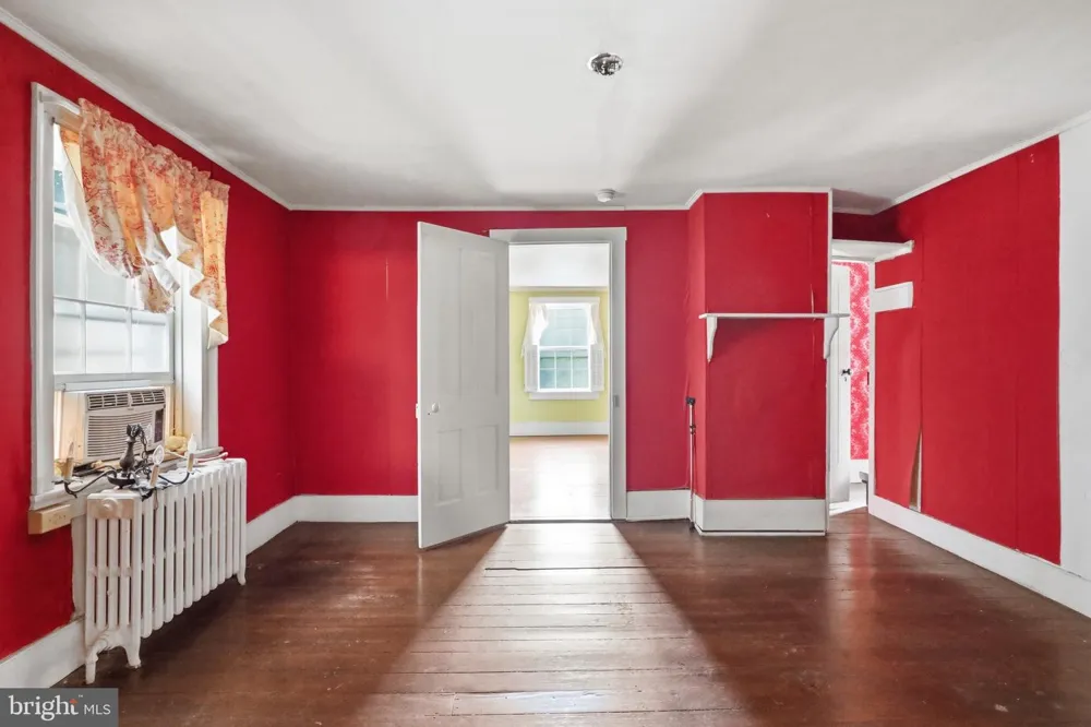 7927 MAIN STREET Middletown, VA 22645
