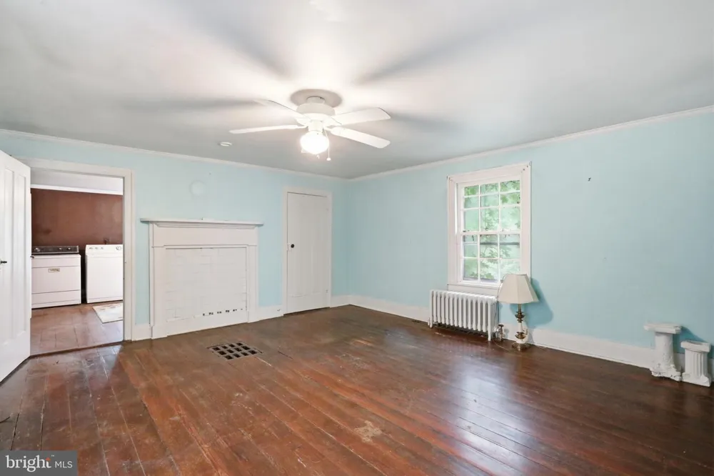 7927 MAIN STREET Middletown, VA 22645