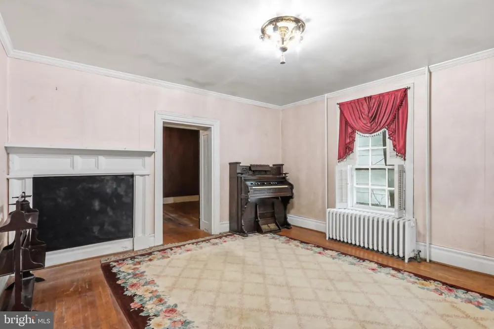 7927 MAIN STREET Middletown, VA 22645