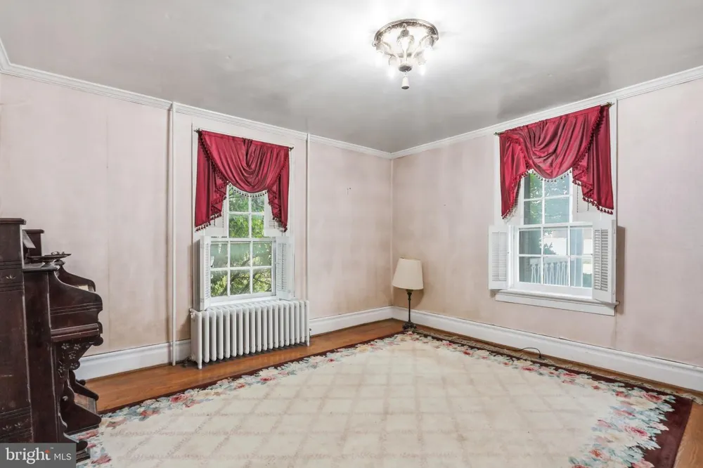 7927 MAIN STREET Middletown, VA 22645