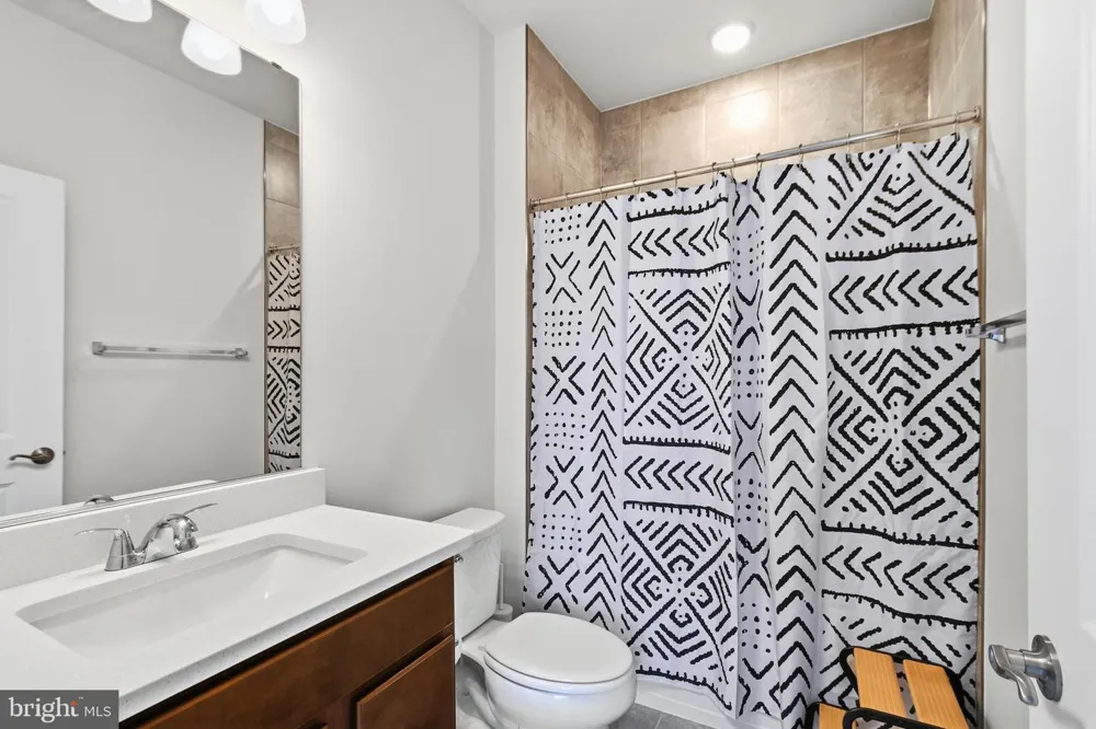 3469 CARNABY STREET Hyattsville, MD 20782