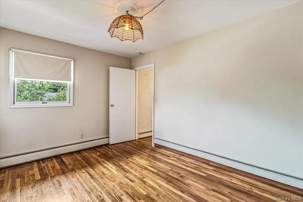 10 Clemson Lane Woodbury, NY 11797