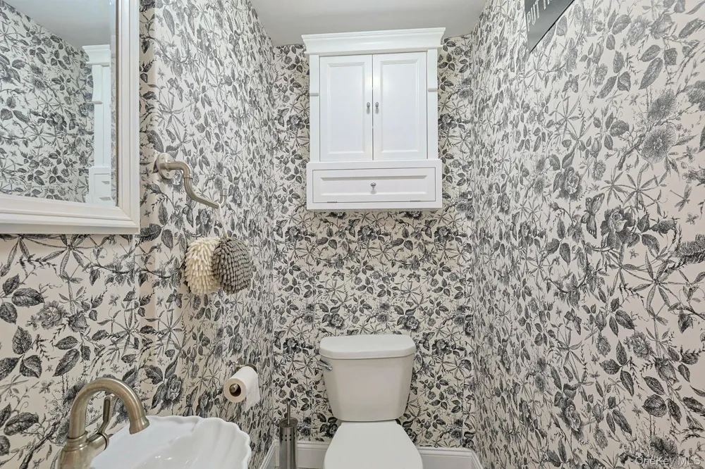 26 Hillside Avenue Tuxedo Park, NY 10987