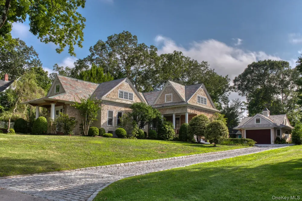 54 Palmer Terrace Sag Harbor, NY 11963