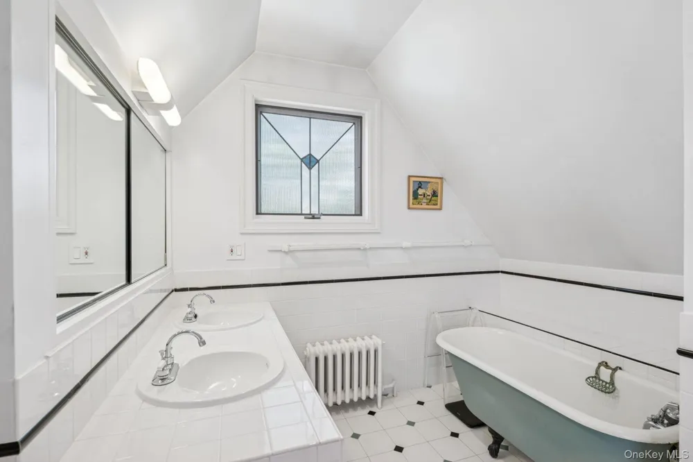 54 Palmer Terrace Sag Harbor, NY 11963