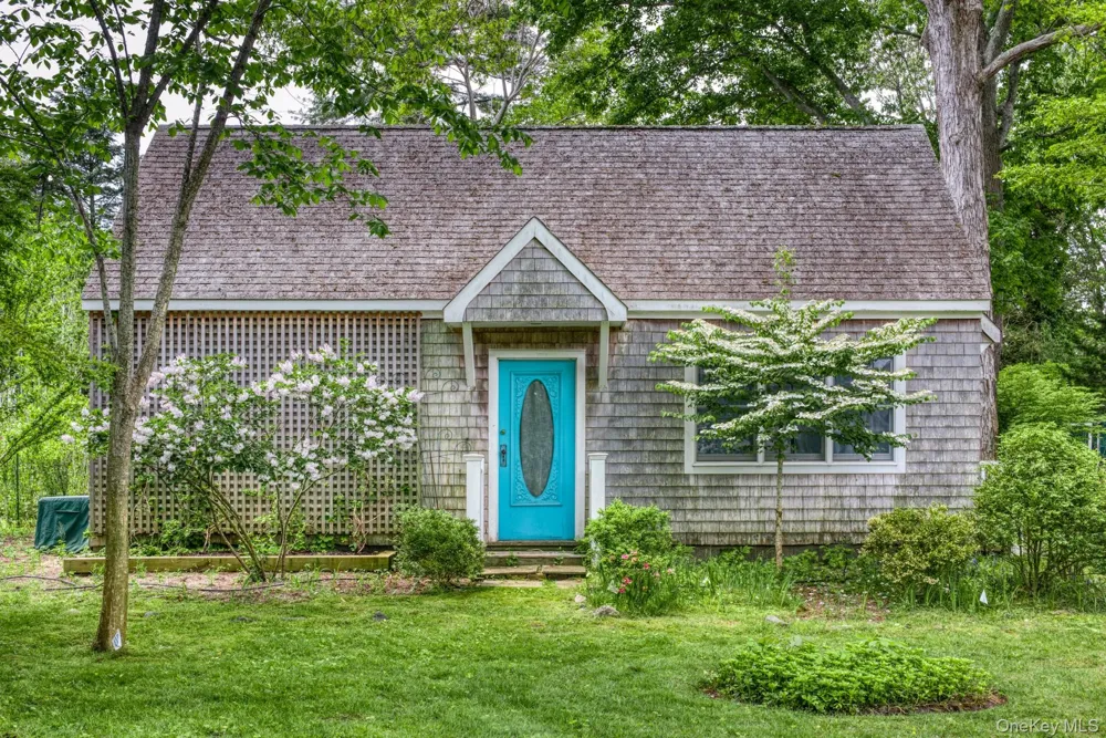 54 Palmer Terrace Sag Harbor, NY 11963