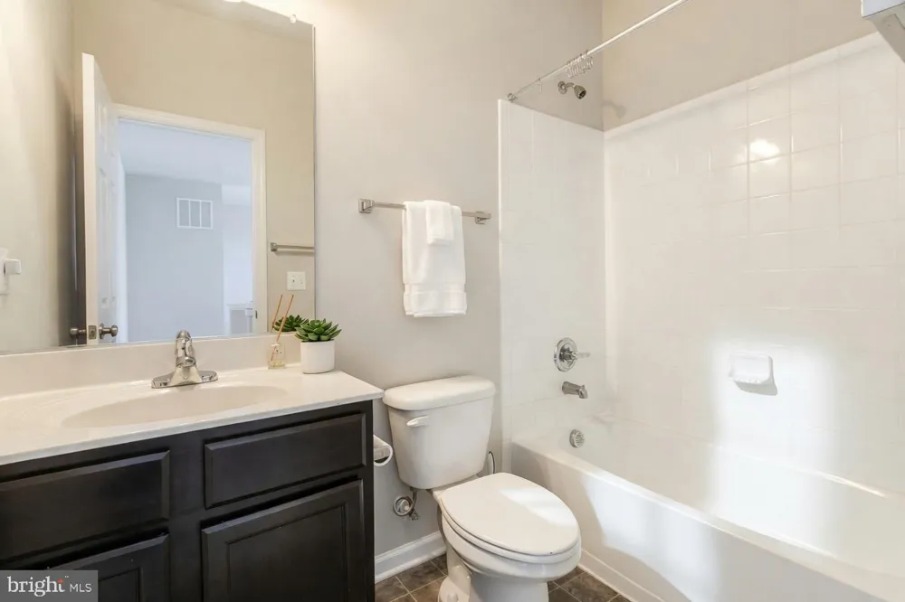 813 MILDENHALL COURT Purcellville, VA 20132