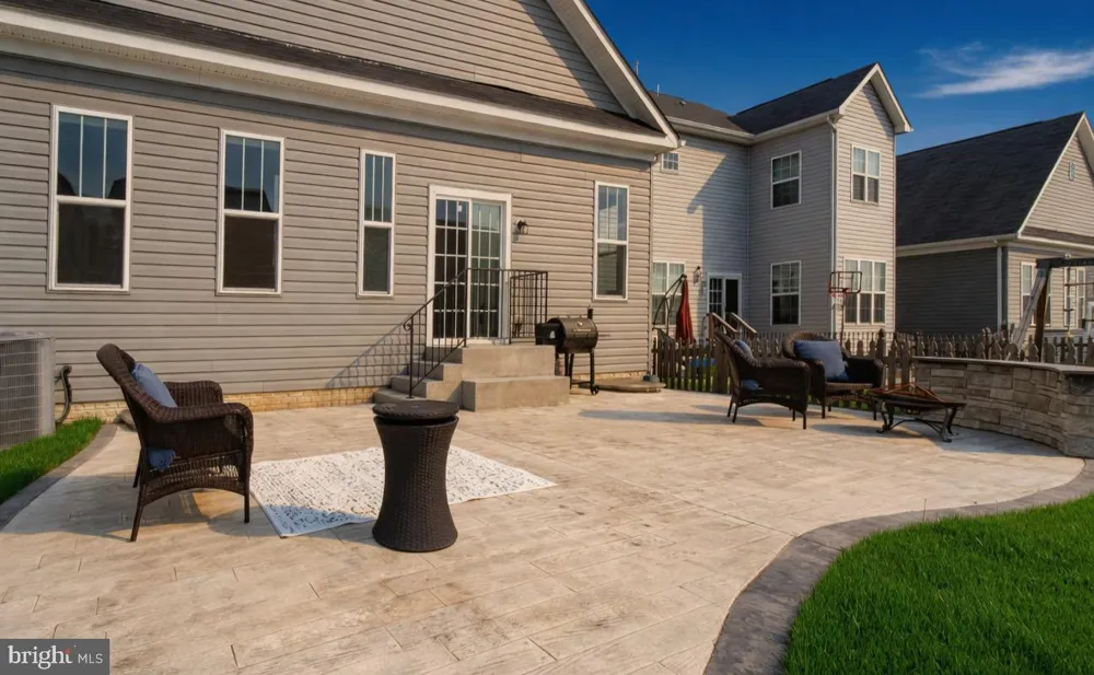 813 MILDENHALL COURT Purcellville, VA 20132