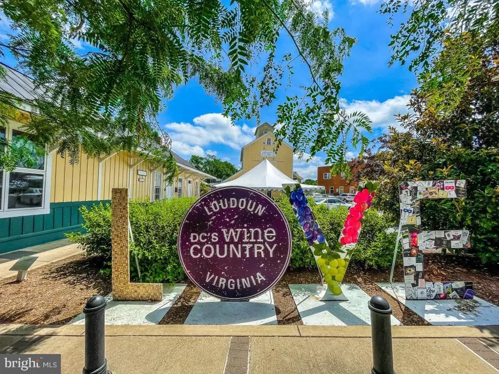 813 MILDENHALL COURT Purcellville, VA 20132