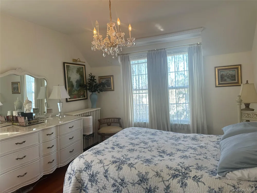 2936 Curtis Street East Elmhurst, NY 11369