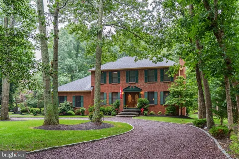 9 SILVER LAKE DRIVE
