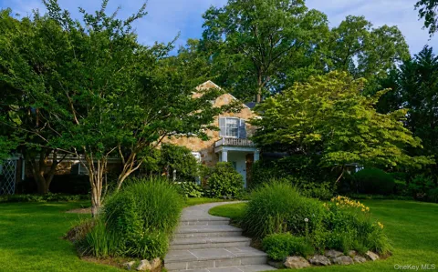 2 W Woods Road