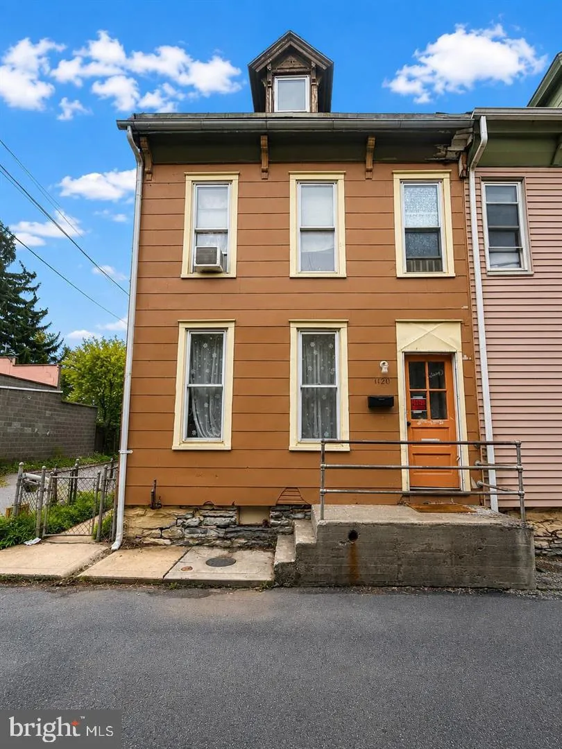 1120 WALTON STREET Lebanon, PA 17042