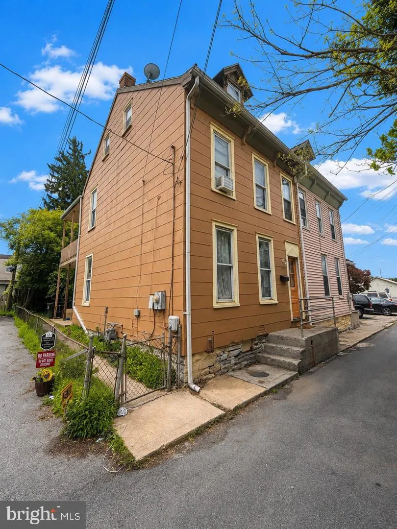 1120 WALTON STREET Lebanon, PA 17042