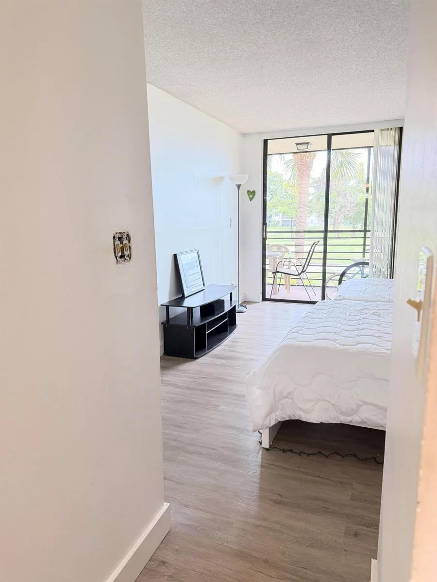 7950 W Mcnab Road #214 Tamarac, FL 33321