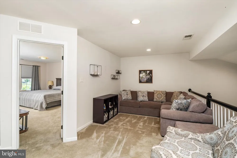 84 HEALS FARM ROAD Burlington, NJ 08016