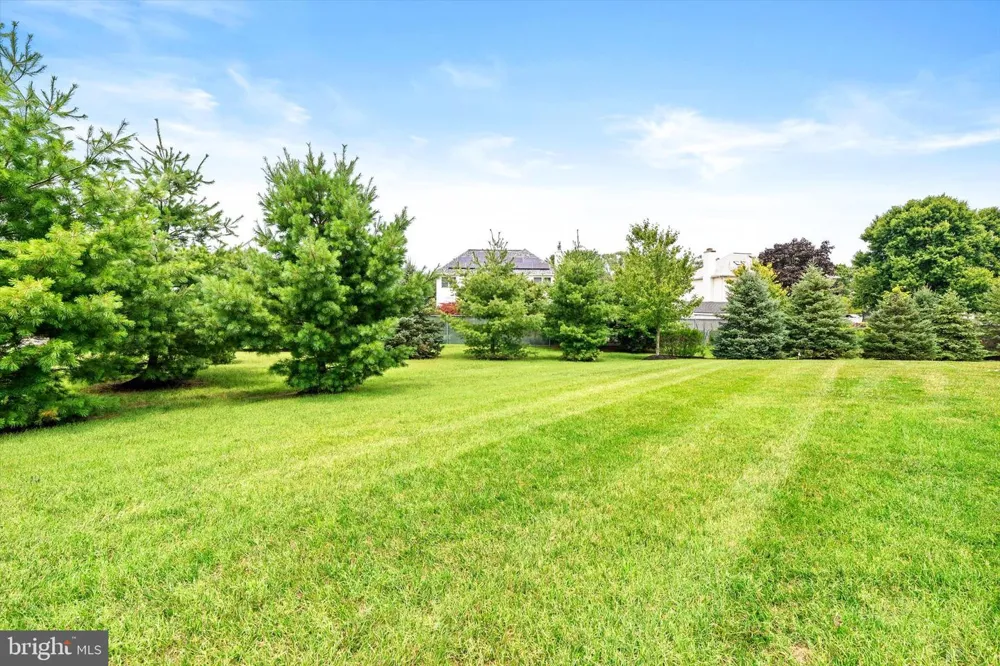 84 HEALS FARM ROAD Burlington, NJ 08016